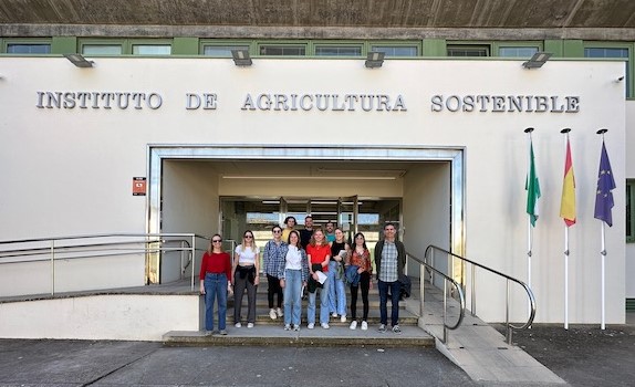 Estudiantes de Recursos Genéticos y Mejora Vegetal del grado de Ingeniería Agronómica de la UCO visitan el IAS