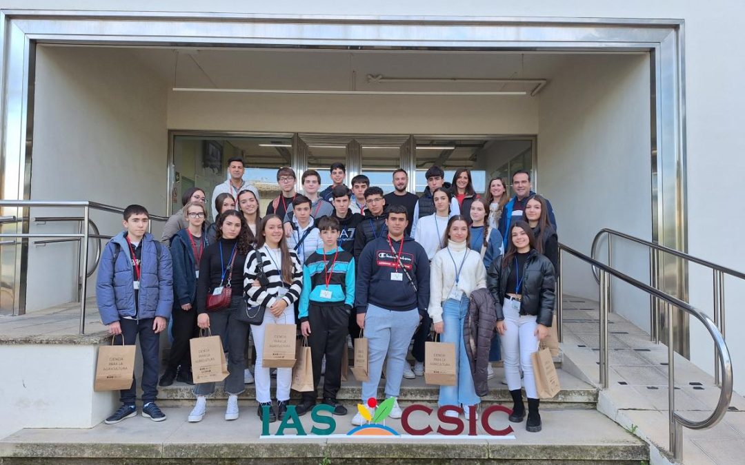 Alumnos del IES Cárbula visitan el IAS