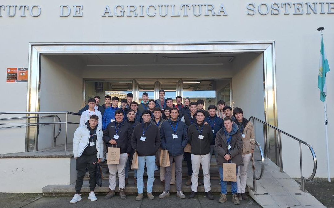 Estudiantes de la Escuela Familiar Agraria Torrealba visitan el IAS