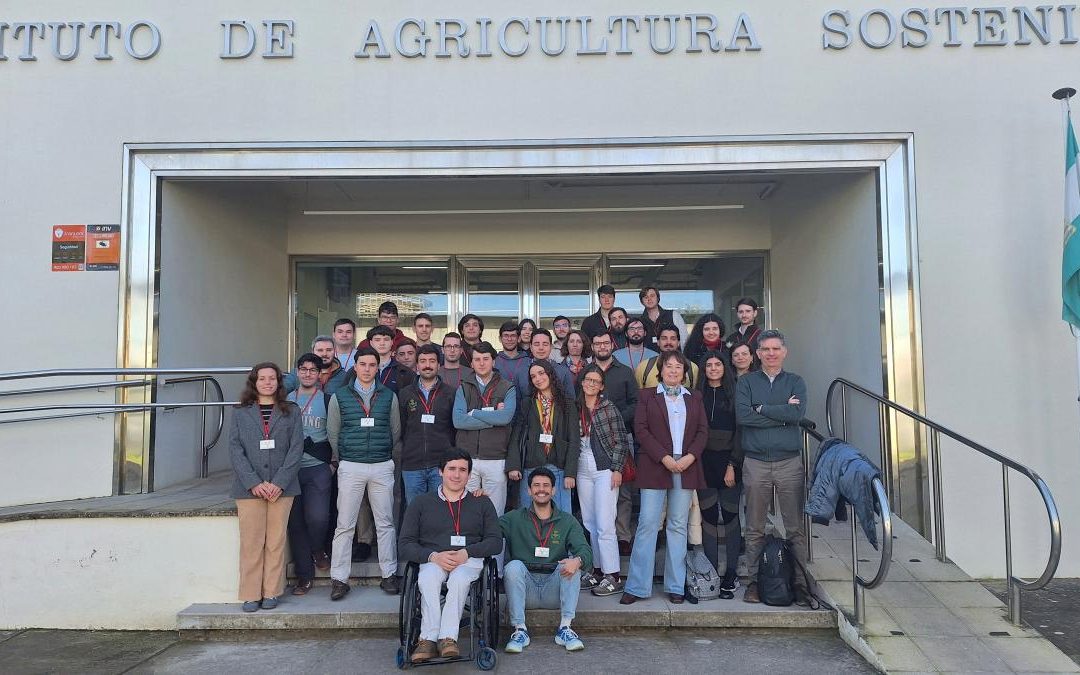Alumnos del Grado de Ingeniería Agroalimentaria y del Medio Rural de la ETSIAM visitan el IAS